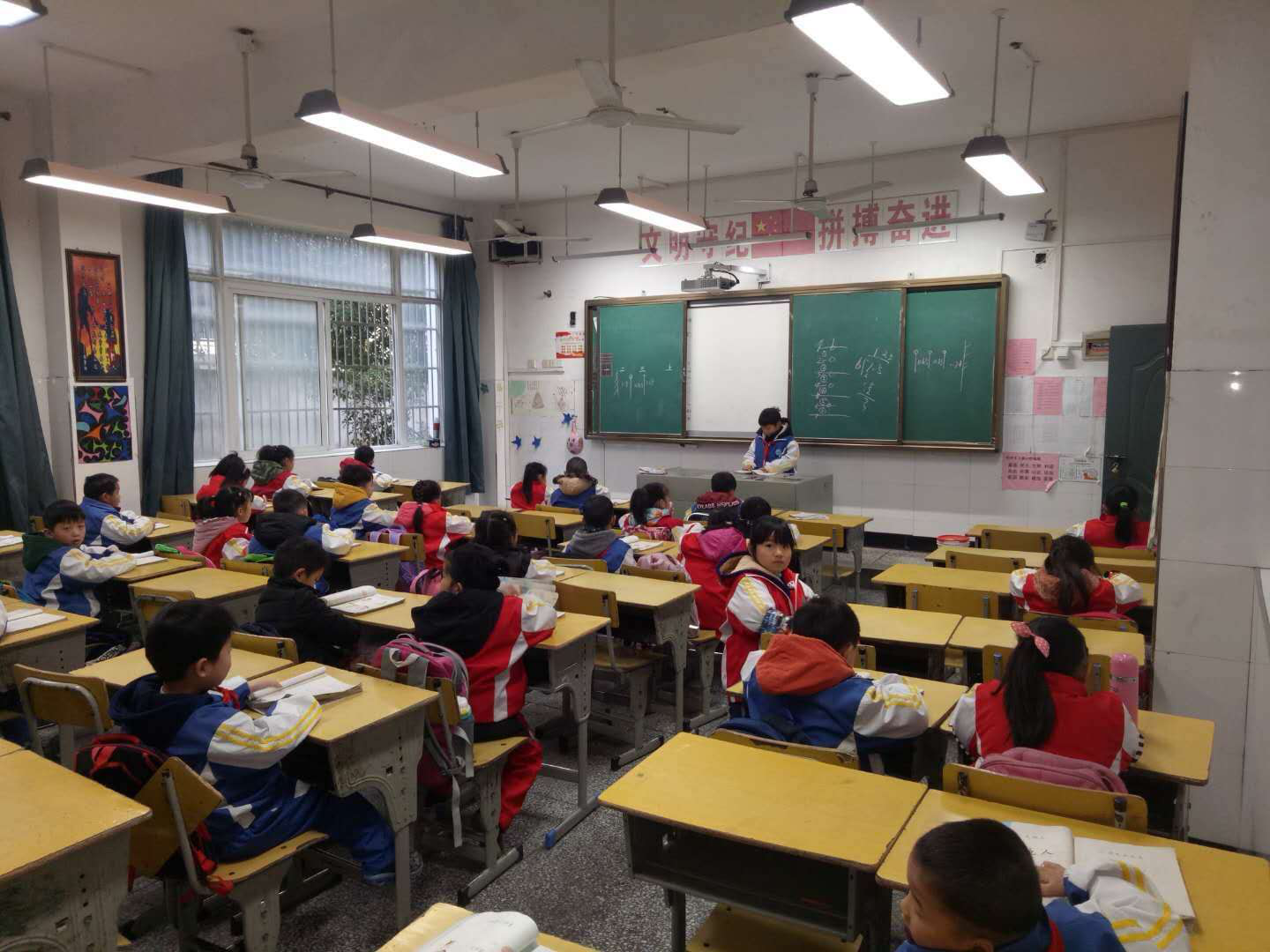 湖口县第二小学教室照明改造样板间